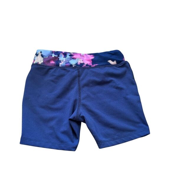 Gap Fit Shorts - Picture 2 of 3